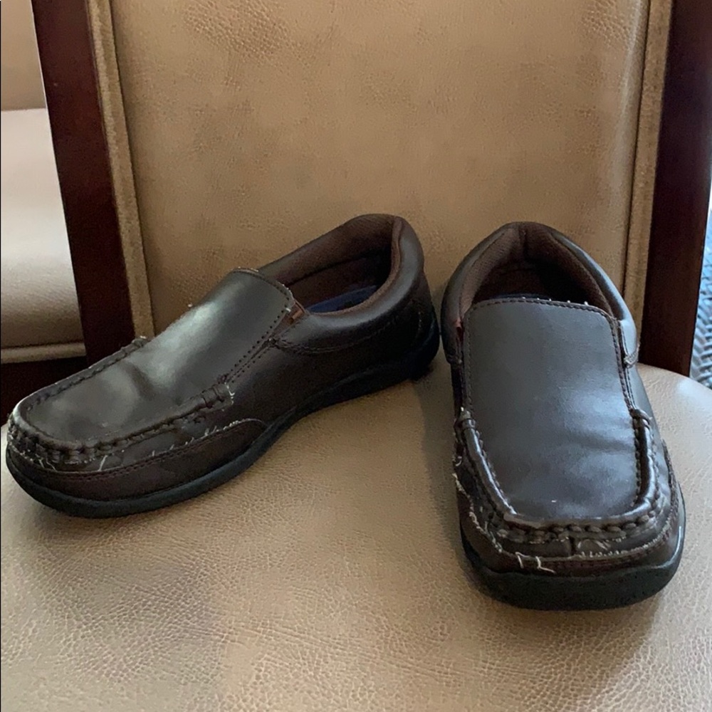 BROWN BOY’S LOAFERS